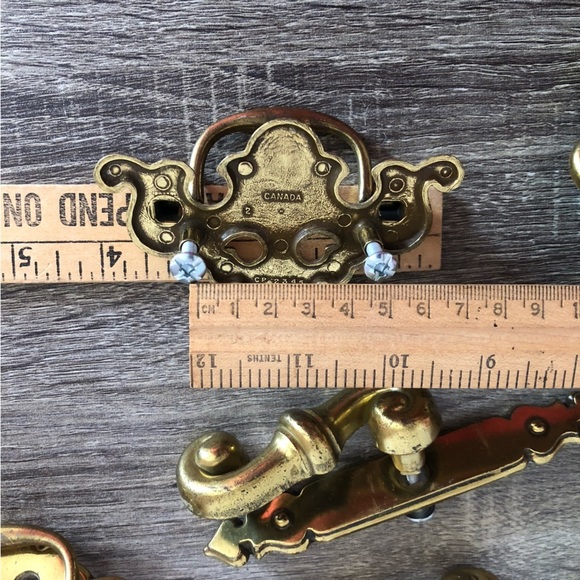 Vtg Brass Chippendale Cabinet Hardware - Picture 6 of 15